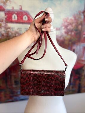 Coach Red & Black Snakeskin Embossed Leather Crossbody Handbag Clutch